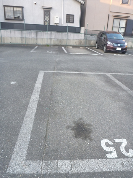 アスファルト駐車場解体前